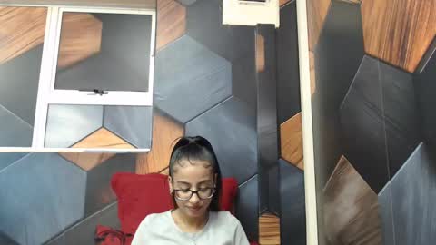 Snapshot of indianarmani chatting on 01.20.25 Armani online show from 01.20.25