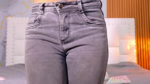 Snapshot of indiancutiie chatting on 09.16.25 LITTLE AINHOA online show from 09.16.25