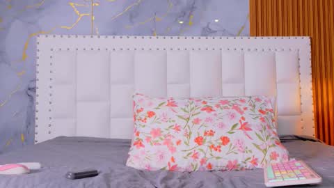 Snapshot of indiancutiie chatting on 09.18.25 LITTLE AINHOA online show from 09.18.25