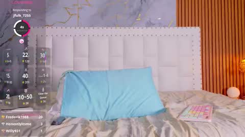 Snapshot of indiancutiie chatting on 10.15.25 LITTLE AINHOA online show from 10.15.25