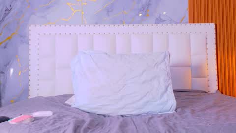 Snapshot of indiancutiie chatting on 10.22.25 LITTLE AINHOA online show from 10.22.25