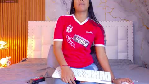 LITTLE AINHOA  online show from 02.18.26