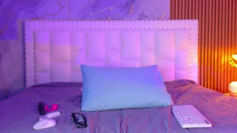 LITTLE AINHOA  online show from 04.15.26