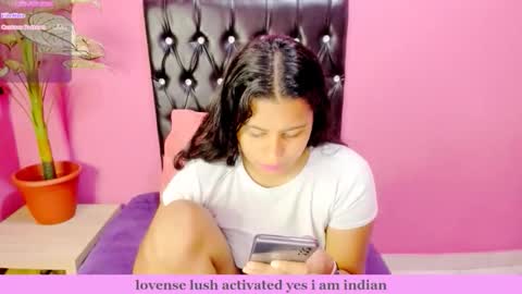 PARADISEQUEEN online show from 03.27.26