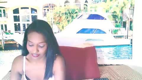 Snapshot of indianlovebug chatting on 12.19.24 Leah online show from 12.19.24
