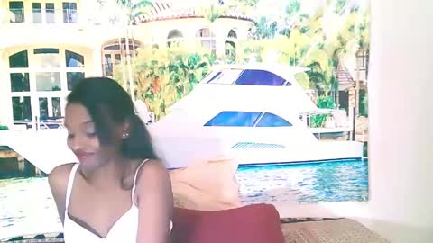 Snapshot of indianlovebug chatting on 12.19.24 Leah online show from 12.19.24