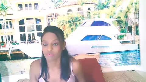 Snapshot of indianlovebug chatting on 12.20.24 Leah online show from 12.20.24