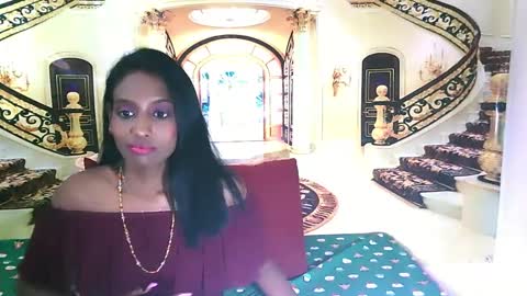 Snapshot of indianlovebug chatting on 12.27.24 Leah online show from 12.27.24
