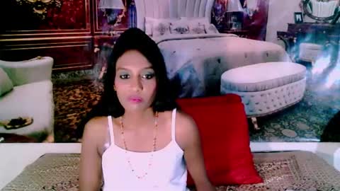 Snapshot of indianlovebug chatting on 12.30.24 Leah online show from 12.30.24