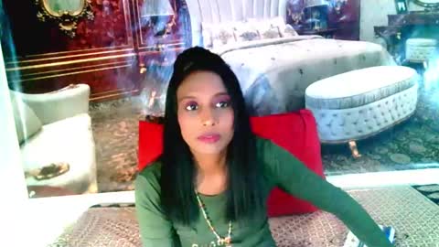 Snapshot of indianlovebug chatting on 01.13.25 Leah online show from 01.13.25