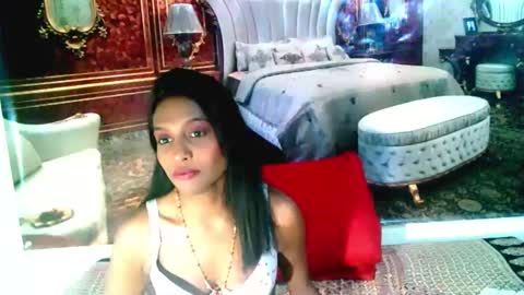 Snapshot of indianlovebug chatting on 01.13.25 Leah online show from 01.13.25