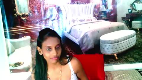 Snapshot of indianlovebug chatting on 01.13.25 Leah online show from 01.13.25