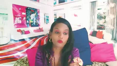 Snapshot of indianlovebug chatting on 09.14.25 Leah online show from 09.14.25