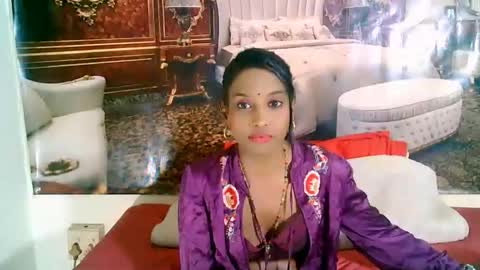 Leah online show from 10.08.25