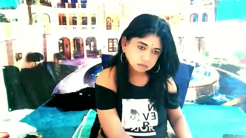 Mika online show from 10.31.25