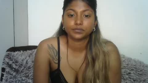 indianqtpie6 online show from 11.25.25