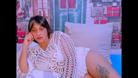 indianroxy27 online show from 12.02.25