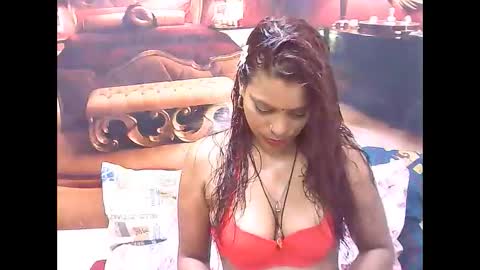 Snapshot of indiansexyass4u2luv chatting on 01.11.25 indiansexyass4u2luv online show from 01.11.25