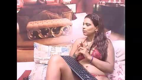 Snapshot of indiansexyass4u2luv chatting on 01.14.25 indiansexyass4u2luv online show from 01.14.25