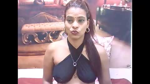 Snapshot of indiansexyass4u2luv chatting on 01.16.25 indiansexyass4u2luv online show from 01.16.25
