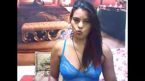 Snapshot of indiansexyass4u2luv chatting on 01.25.25 indiansexyass4u2luv online show from 01.25.25