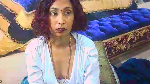 indiansexybutt4u2luv online show from 07.10.26