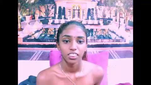 Snapshot of indiansexyslender4u2luv chatting on 12.31.24 indiansexyslender4u2luv online show from 12.31.24
