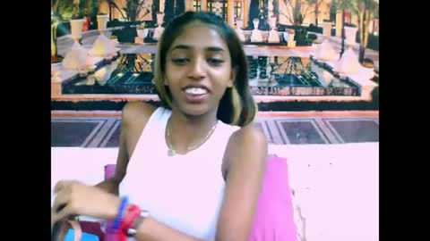 Snapshot of indiansexyslender4u2luv chatting on 01.03.25 indiansexyslender4u2luv online show from 01.03.25