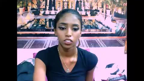 Snapshot of indiansexyslender4u2luv chatting on 01.05.25 indiansexyslender4u2luv online show from 01.05.25