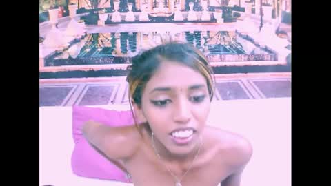 Snapshot of indiansexyslender4u2luv chatting on 01.10.25 indiansexyslender4u2luv online show from 01.10.25