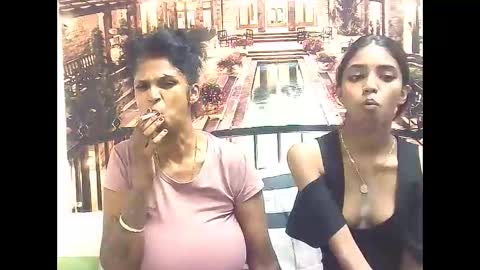 Snapshot of indiansexyslender4u2luv chatting on 01.15.25 indiansexyslender4u2luv online show from 01.15.25