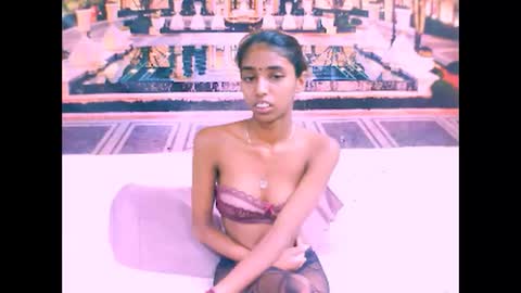 Snapshot of indiansexyslender4u2luv chatting on 02.07.25 indiansexyslender4u2luv online show from 02.07.25