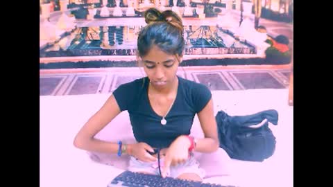 Snapshot of indiansexyslender4u2luv chatting on 02.08.25 indiansexyslender4u2luv online show from 02.08.25