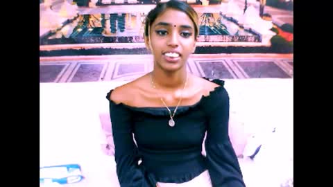 Snapshot of indiansexyslender4u2luv chatting on 02.11.25 indiansexyslender4u2luv online show from 02.11.25