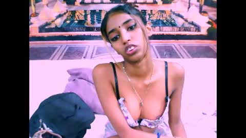 Snapshot of indiansexyslender4u2luv chatting on 02.12.25 indiansexyslender4u2luv online show from 02.12.25