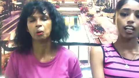 Snapshot of indiansexyslender4u2luv chatting on 02.18.25 indiansexyslender4u2luv online show from 02.18.25