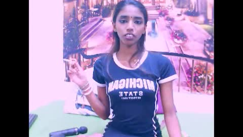 Snapshot of indiansexyslender4u2luv chatting on 02.26.25 indiansexyslender4u2luv online show from 02.26.25