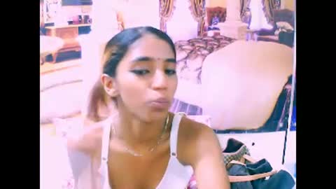 Snapshot of indiansexyslender4u2luv chatting on 03.09.25 indiansexyslender4u2luv online show from 03.09.25