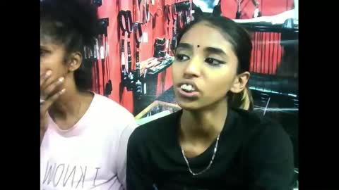 Snapshot of indiansexyslender4u2luv chatting on 03.10.25 indiansexyslender4u2luv online show from 03.10.25