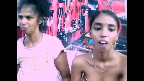 Snapshot of indiansexyslender4u2luv chatting on 03.11.25 indiansexyslender4u2luv online show from 03.11.25
