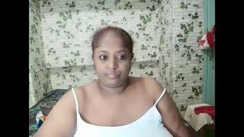 Snapshot of indiantasha chatting on 12.21.24 indiantasha online show from 12.21.24