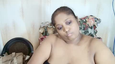 Snapshot of indiantasha chatting on 02.19.25 indiantasha online show from 02.19.25