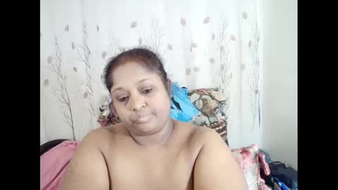 Snapshot of indiantasha chatting on 10.27.25 indiantasha online show from 10.27.25