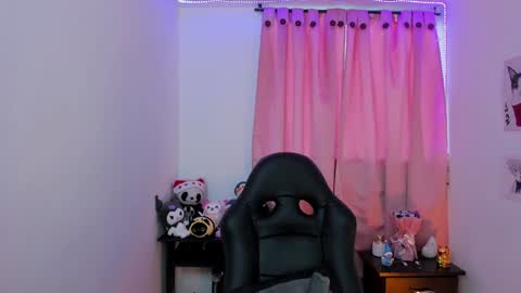 Snapshot of indra_cam chatting on 01.08.25 Diana online show from 01.08.25