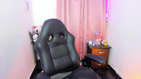 Snapshot of indra_cam chatting on 01.24.25 Diana online show from 01.24.25