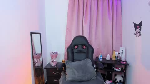 Snapshot of indra_cam chatting on 02.02.25 Diana online show from 02.02.25