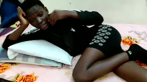 ines01 online show from 10.17.25