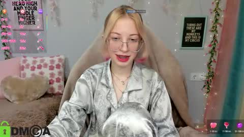 Mia online show from 03.03.26