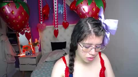 Snapshot of ingrid_casas chatting on 02.19.25 Ingrid petite online show from 02.19.25