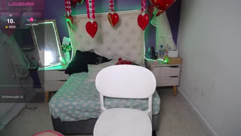 Snapshot of ingrid_casas chatting on 02.25.25 Ingrid petite online show from 02.25.25
